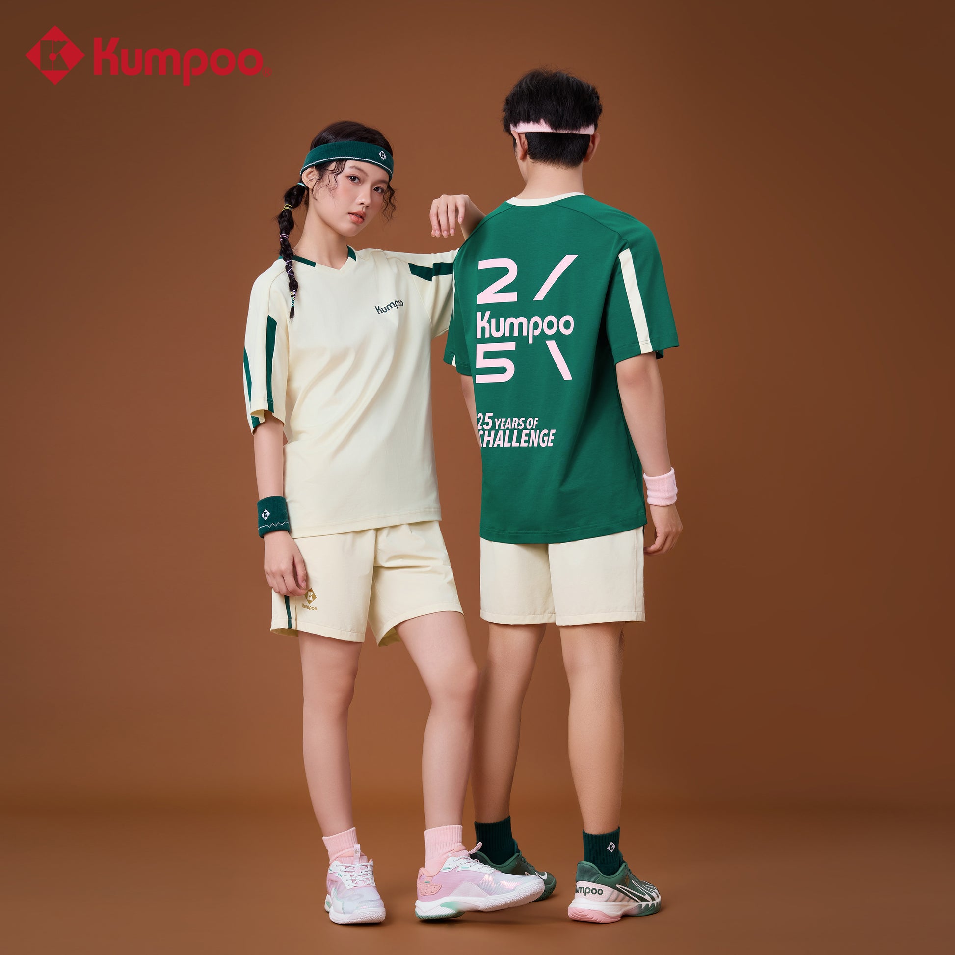 Kumpoo K261U-1528.25th unisex T-shirt in casual style, featuring a comfortable fit and simple design.