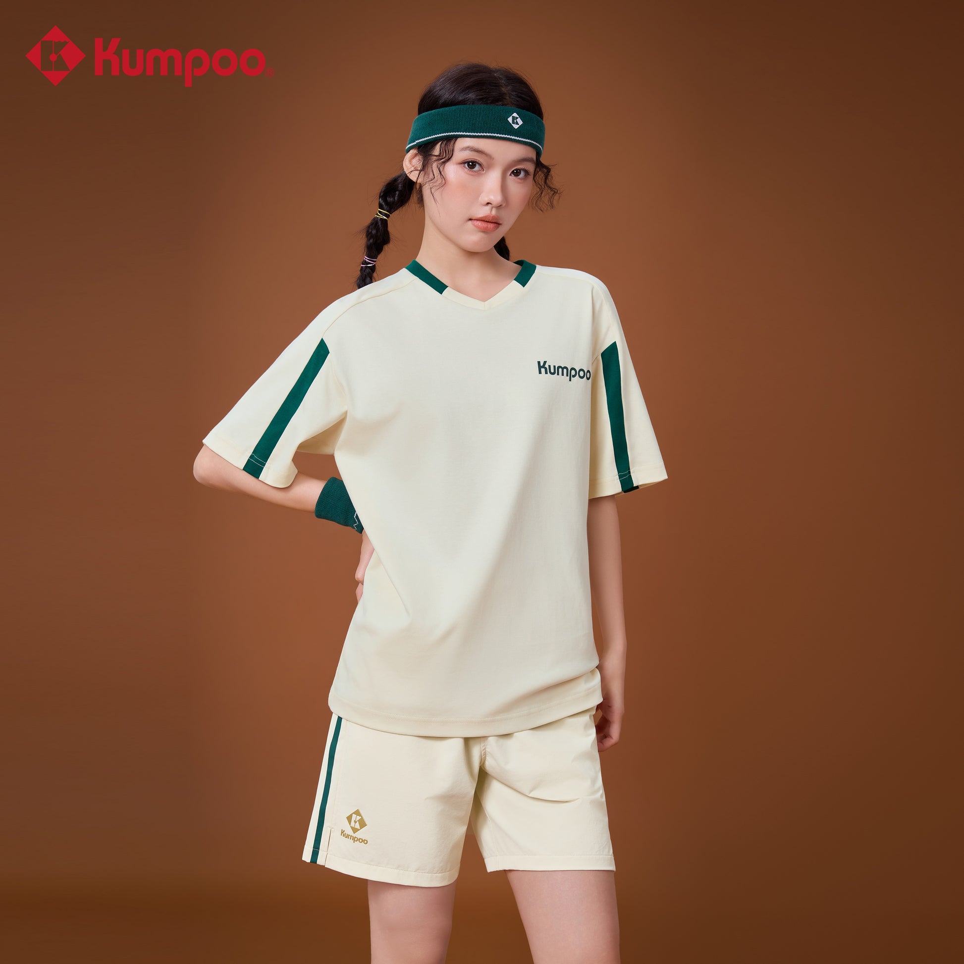 Unisex Kumpoo K261U-1528.25th T-shirt in a casual fit, featuring the Kumpoo logo on the front, made from soft fabric.