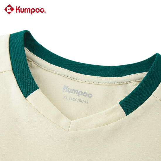 Kumpoo K261U-1528.25th unisex T-shirt in a casual fit, featuring a plain design and short sleeves, displayed on a hanger.