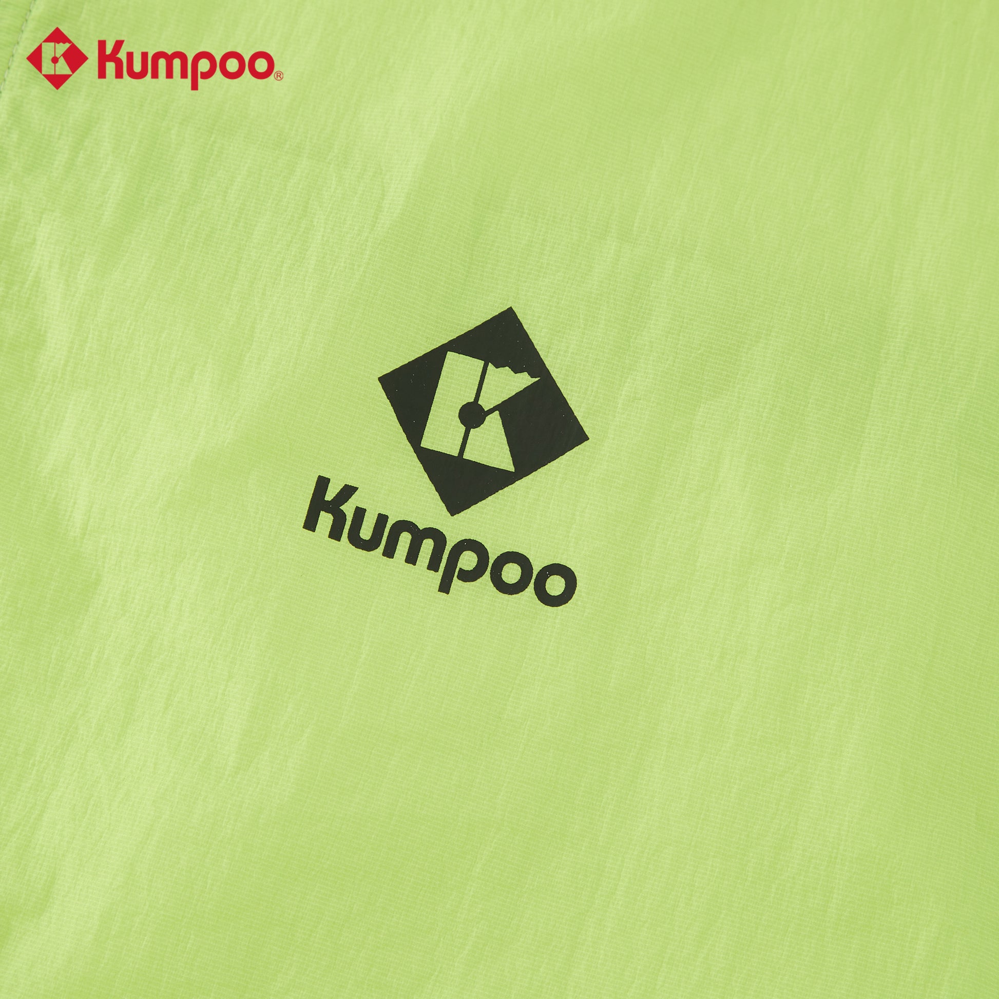 Kumpoo K261M-5655 men's long sleeve sports jacket in black, lightweight athletic jacket with zip closure and side pockets.